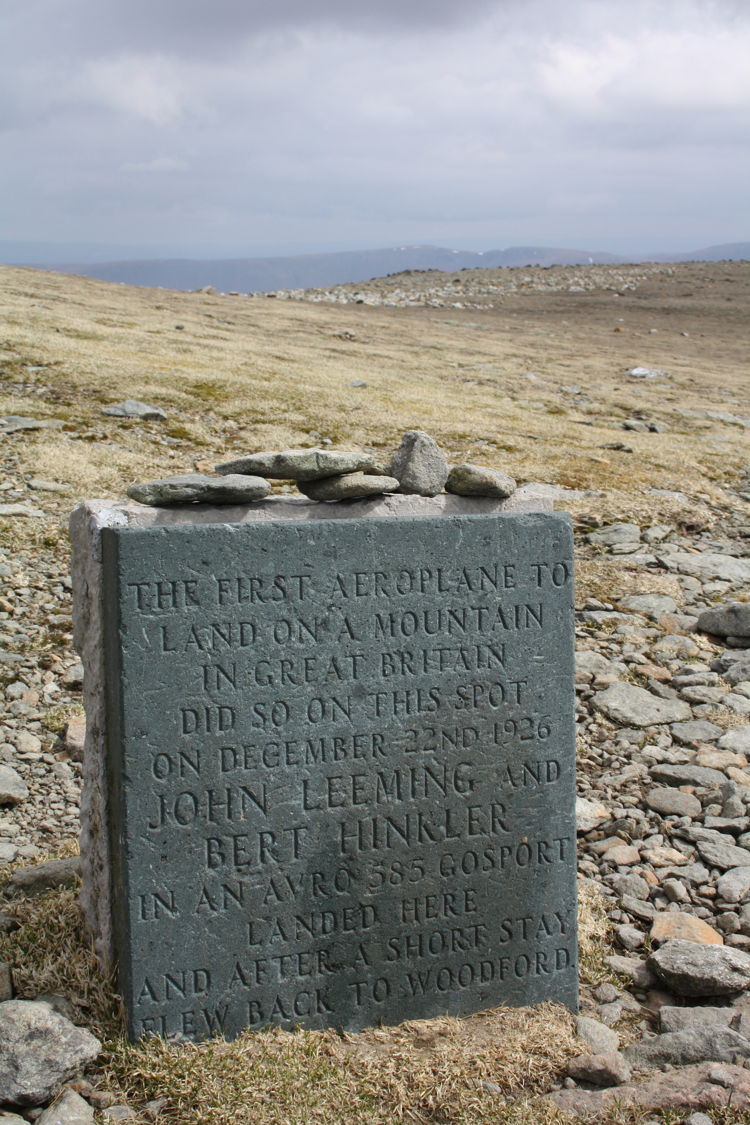 Plaque commemorating the first mountain top landing by an airplane (Organised by Michael Berry)