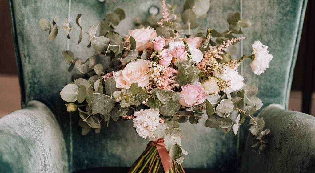A bride's bouquet of flowers